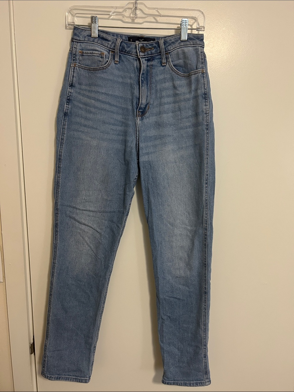 Hollister Curvy Ultra High-Rise Mom Jean, Size 5R/27